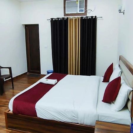 Luxury Rooms In Safdarjung Enclave Near Aiims & Safdarjung Hospital Νέο Δελχί Εξωτερικό φωτογραφία