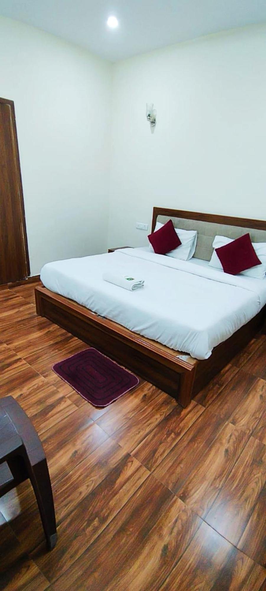 Luxury Rooms In Safdarjung Enclave Near Aiims & Safdarjung Hospital Νέο Δελχί Εξωτερικό φωτογραφία
