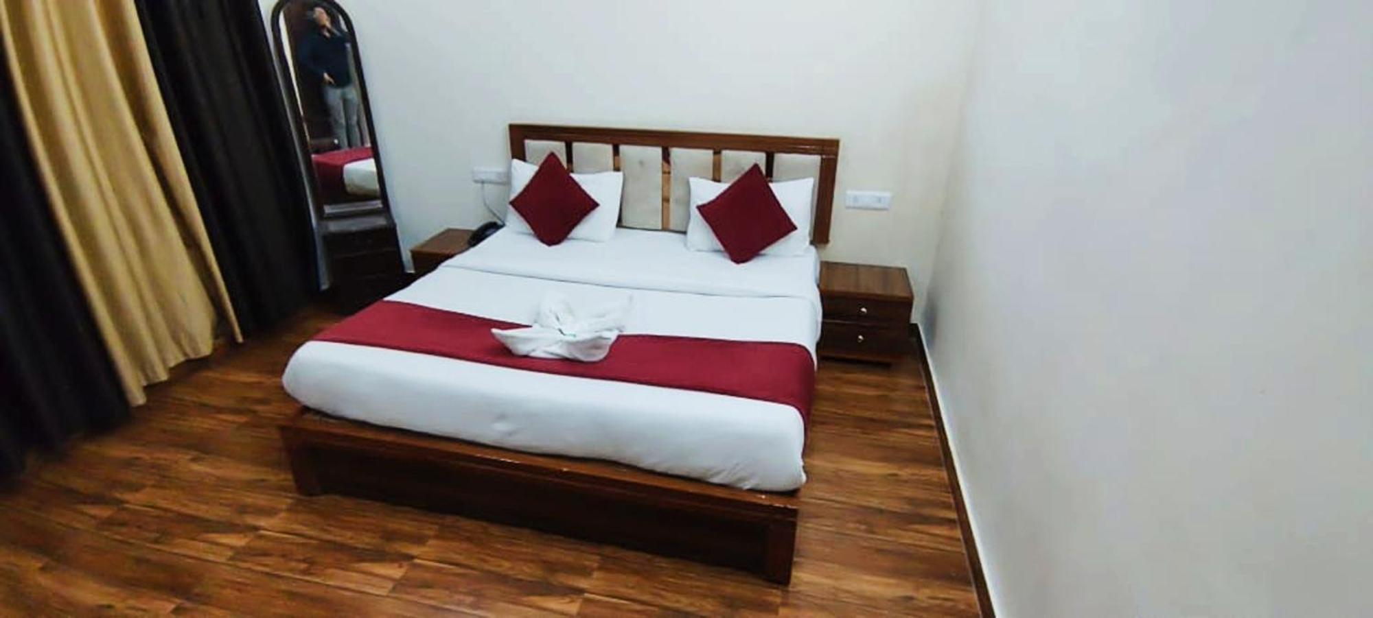 Luxury Rooms In Safdarjung Enclave Near Aiims & Safdarjung Hospital Νέο Δελχί Εξωτερικό φωτογραφία