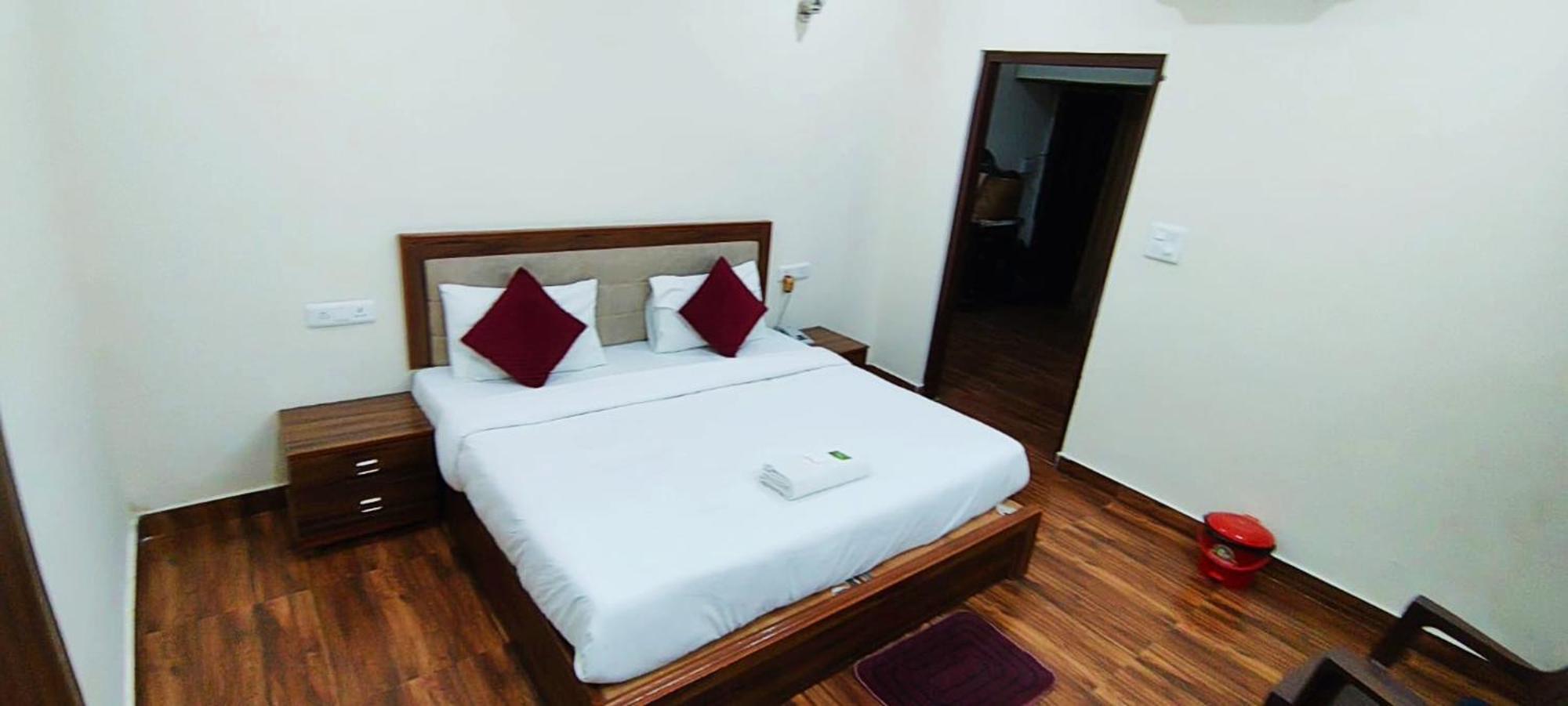 Luxury Rooms In Safdarjung Enclave Near Aiims & Safdarjung Hospital Νέο Δελχί Εξωτερικό φωτογραφία