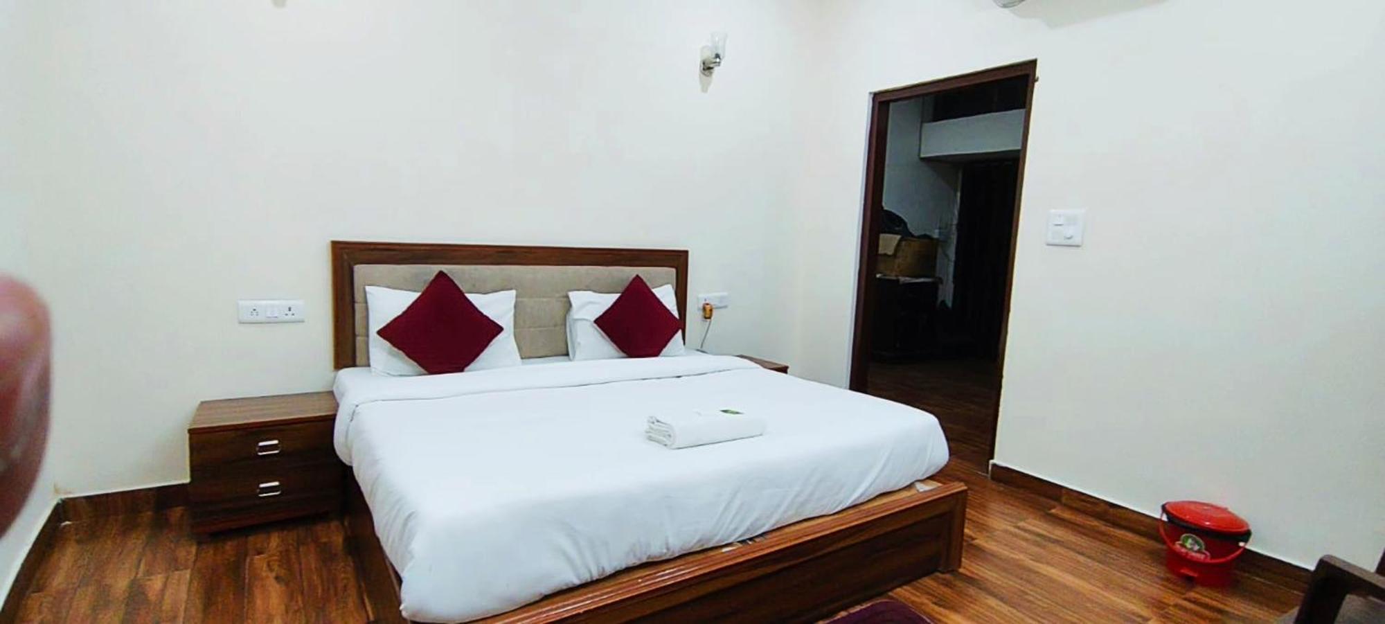 Luxury Rooms In Safdarjung Enclave Near Aiims & Safdarjung Hospital Νέο Δελχί Εξωτερικό φωτογραφία