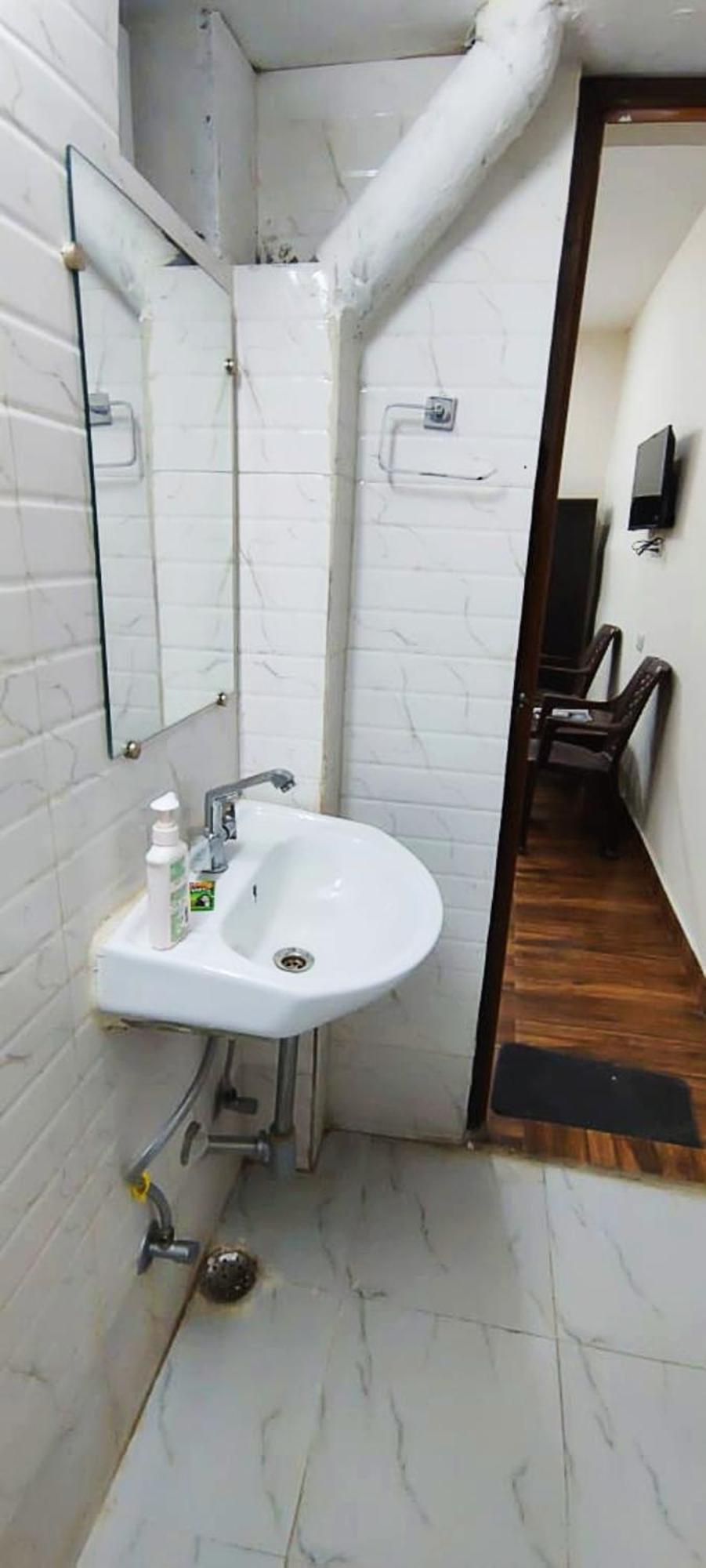 Luxury Rooms In Safdarjung Enclave Near Aiims & Safdarjung Hospital Νέο Δελχί Εξωτερικό φωτογραφία